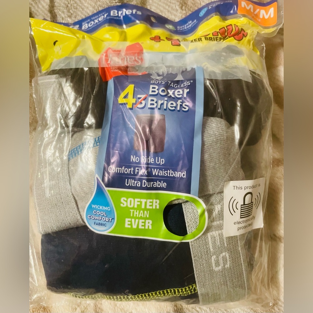 NWT Youth Boys Hanes 3 Pack Boxer Briefs- Size M (10/12)